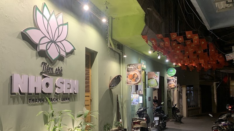 Chè Sen (Lotus Dessert Stall)