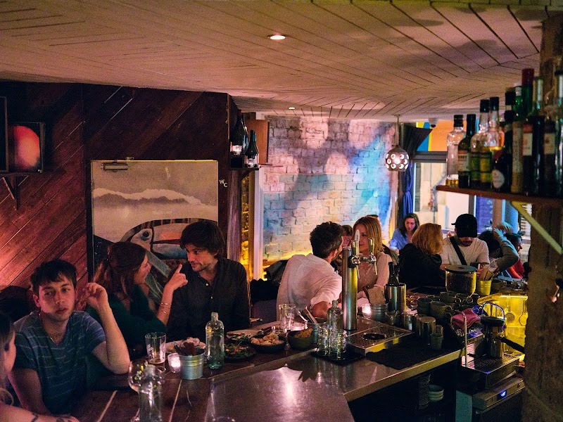 Le Marais Wine & Wander - 3