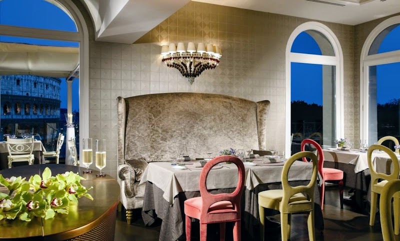 Aroma Restaurant & Bar